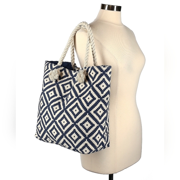 summer & rose Handbags - Summer and Rose Brittney Geometric Tote Beach Bag Navy Blue Cream Medium